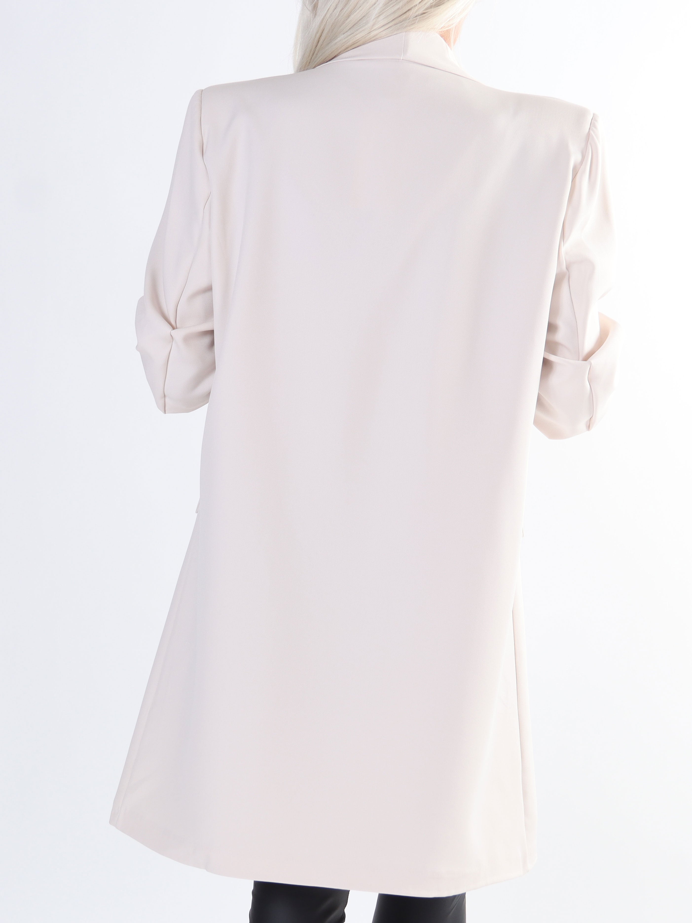 Mila Long - Stilren blazer med rynk på ærmet